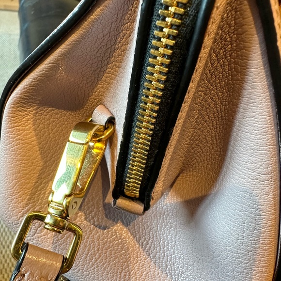 Authentic Miu Miu light pink handbag with authenticity card and dust bag - Picture 6 of 9